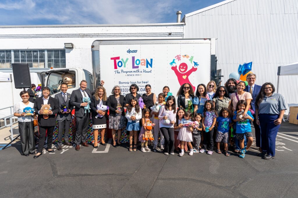 DPSS celebra 90 años del Toy Loan Program con nuevo centro en Lincoln Heights