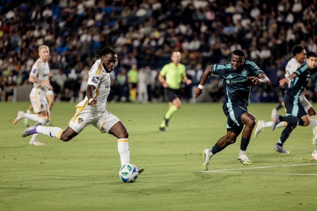 LA Galaxy sufre dura derrota 4-0 en casa ante Seattle Sounders 