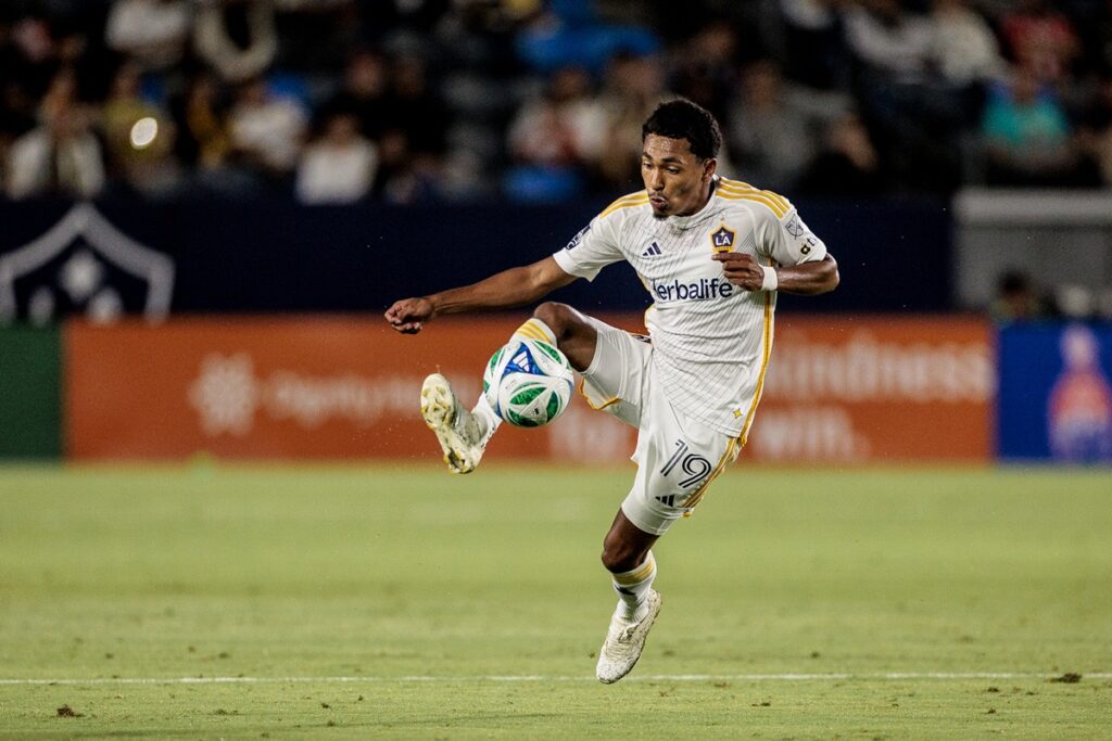 LA Galaxy sufre dura derrota 4-0 en casa ante Seattle Sounders 