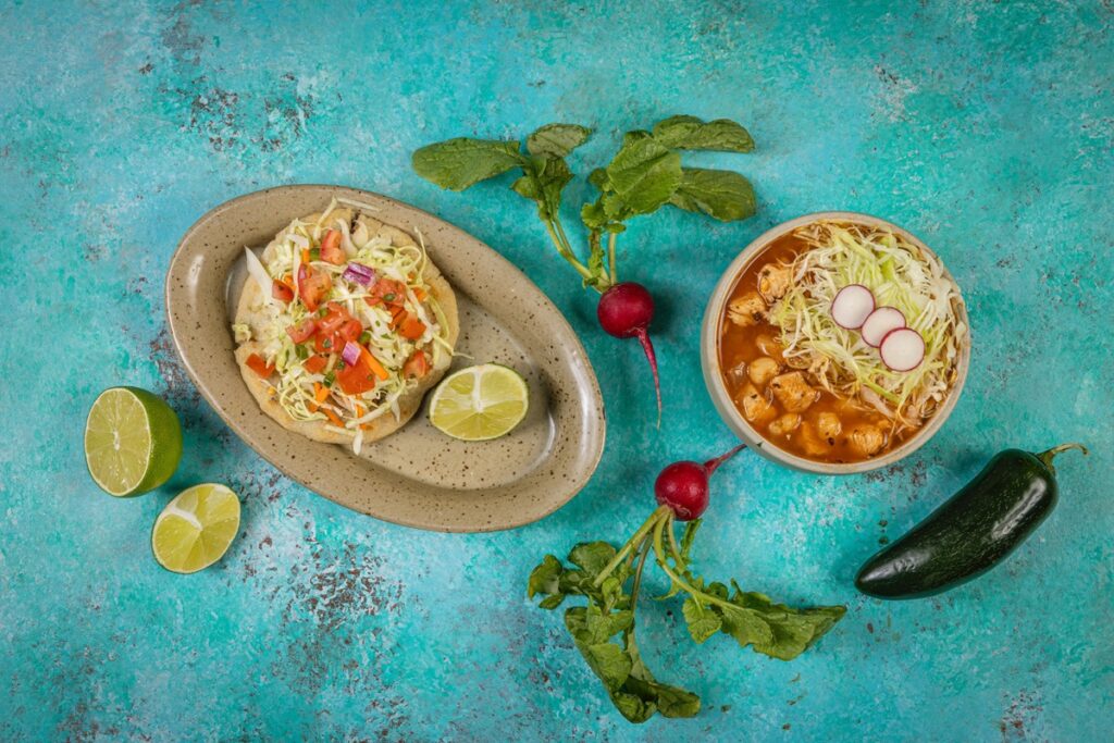 Platillos multiculturales llegan a las cafeterías escolares de California 