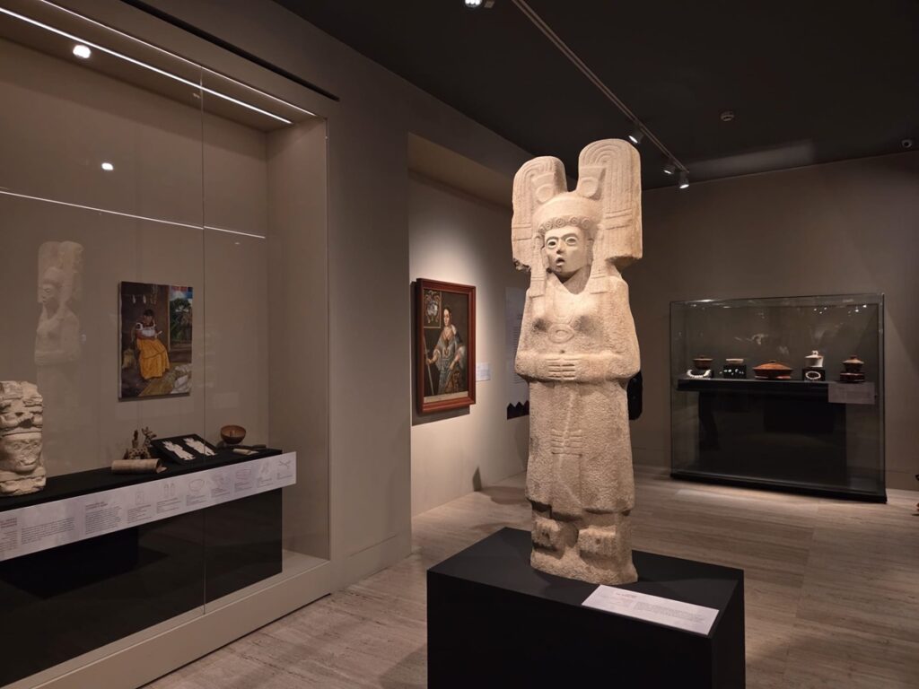 El poder de la fibra Mujeres indígenas de México exponen su legado textil en Madrid