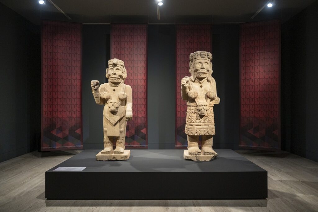 El poder de la fibra Mujeres indígenas de México exponen su legado textil en Madrid 