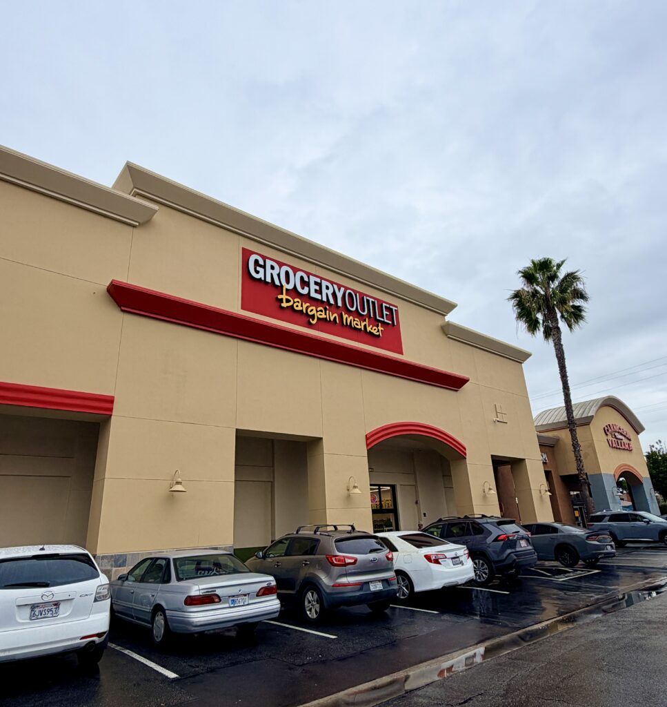 Paramount celebra la gran reapertura de Grocery Outlet con beneficios para la comunidad 
