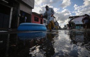 Las autoridades aconsejan eliminar los contenedores de agua o la formación de charcos (Foto: Twitter)