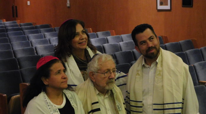 Latinos que regresan a sus raíces judías