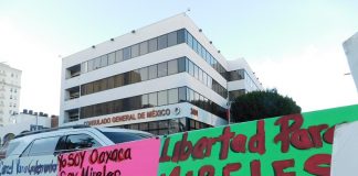 Conmemoran segundo aniversario de desaparicion de estudiantes de Ayotzinapa en Los Angeles