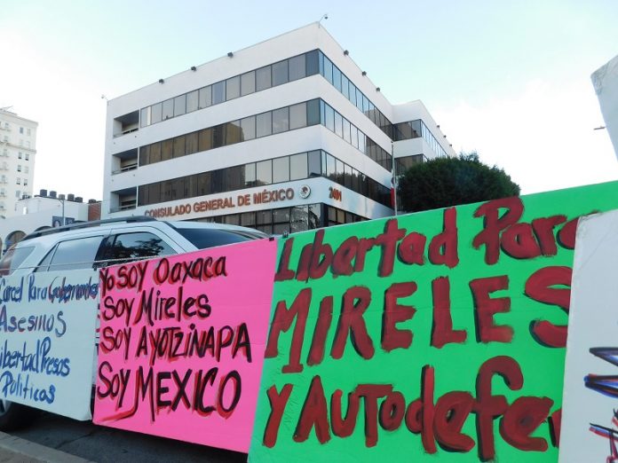 Conmemoran segundo aniversario de desaparicion de estudiantes de Ayotzinapa en Los Angeles