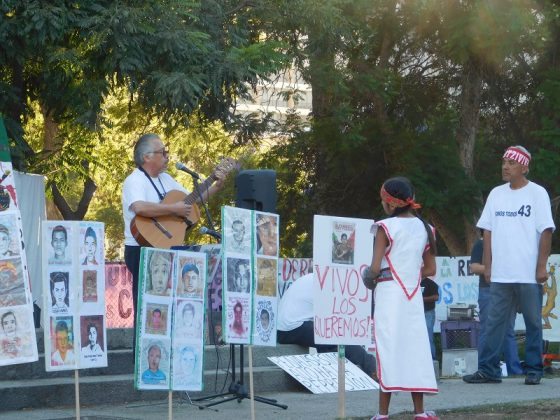 Conmemoran segundo aniversario de desaparicion de estudiantes de Ayotzinapa en Los Angeles
