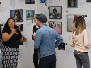 Un proyecto que enseña fotografía a las jóvenes