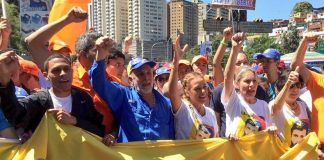 Venezolanos marchan en defensa de los presos políticos