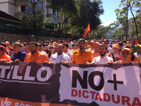 Venezolanos marchan en defensa de los presos políticos