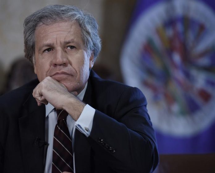 Almagro pide a mediadores que presionen por elecciones libres en Venezuela