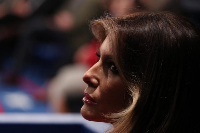 Reportero de The New York Times se disculpa por llamar puta a Melania Trump