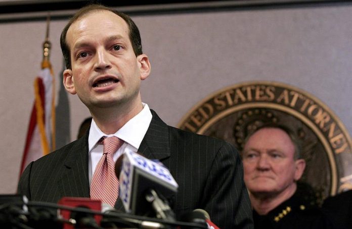 Trump apuesta por el hispano Alexander Acosta como secretario de Trabajo