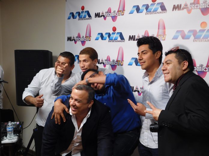 00 Llega un nuevo concepto de radio visual a Los Ángeles Llega un nuevo concepto de radio visual a Los Ángeles