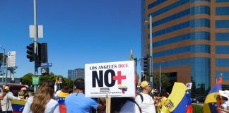 Protesta venezolana en Los Ángeles en contra del gobierno de Nicolás Maduro