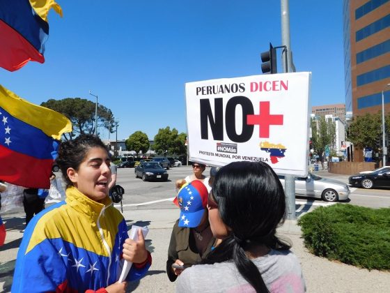 Protesta venezolana en Los Ángeles en contra del gobierno de Nicolás Maduro