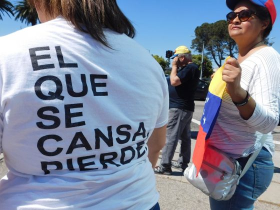 Protesta venezolana en Los Ángeles en contra del gobierno de Nicolás Maduro