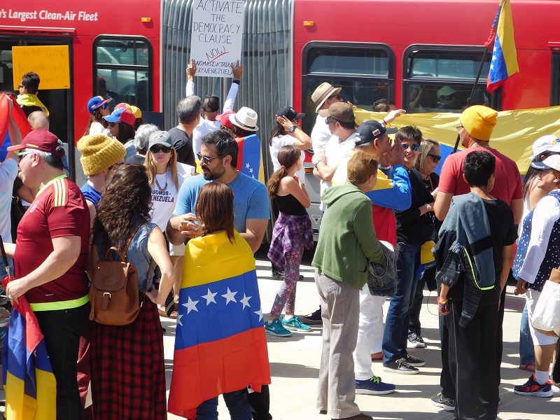 Venezolanos en Los Angeles dijeron presente en protesta mundial