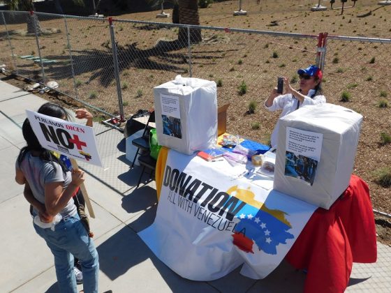 Protesta venezolana en Los Ángeles en contra del gobierno de Nicolás Maduro