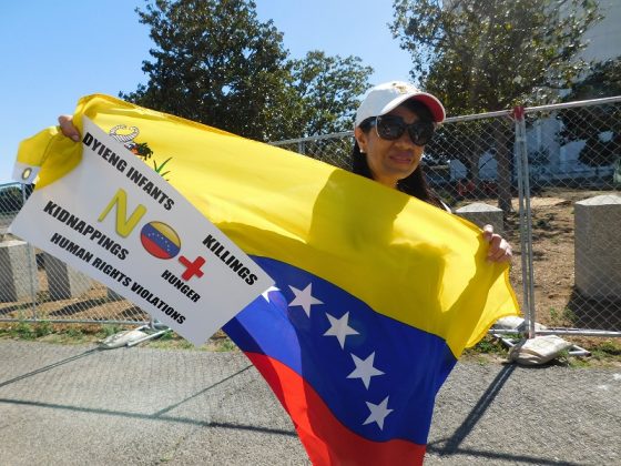 Protesta venezolana en Los Ángeles en contra del gobierno de Nicolás Maduro