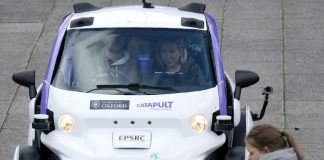 Apple gets permit to test self-driving cars