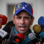 El Gobierno urge a Venezuela a «reconsiderar» la inhabilitación de Capriles El Gobierno urge a Venezuela a reconsiderar la inhabilitación de Capriles