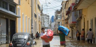 Trump ofrece ayuda a Kuczynski por las inundaciones en Perú