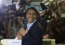 Enríquez-Ominami pide un acuerdo de izquierda para vencer a Piñera en Chile