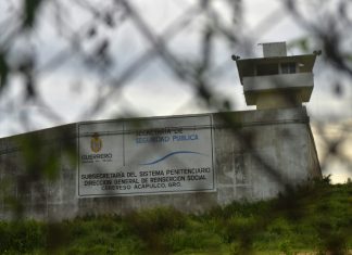 Hallan armas y aparatos eléctricos en cárcel mexicana donde asesinaron a 28 reos