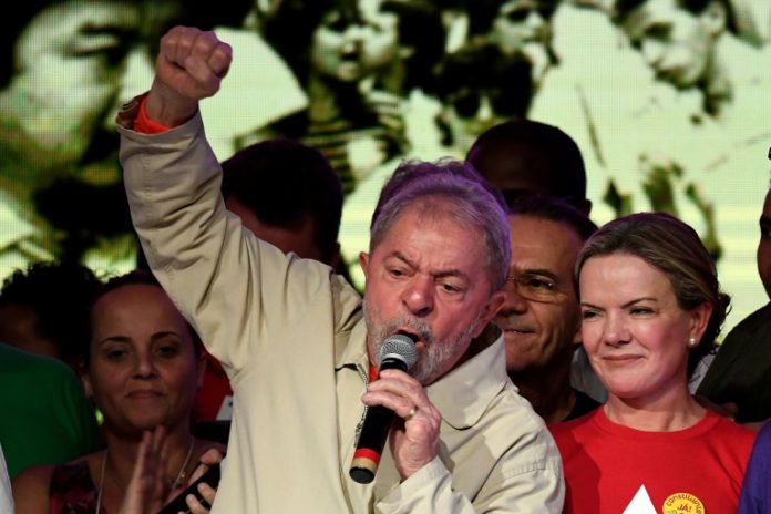 Lula es condenado a 9 años y medio de cárcel por corrupción