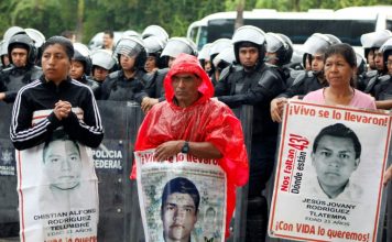 Escándalo de espionaje en México alcanza a caso Ayotzinapa Un escándalo de espionaje en México alcanza a expertos de CIDH por el caso Ayotzinapa