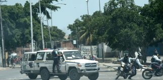 Un tribunal militar venezolano ordena encarcelar a 27 universitarios