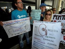 venezolanos protestan por falta de medicinas