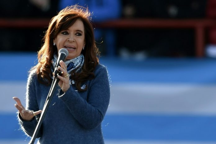 Argentina mide en primarias legislativas gestión de Macri y regreso de Kirchner