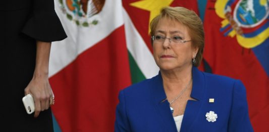 Bachelet presenta proyectos para reformar sistema de pensiones de Pinochet