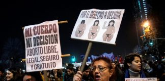 Congreso chileno aprueba emblemática ley que despenaliza aborto terapéutico