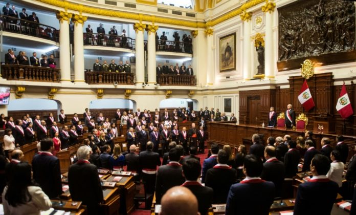 El Congreso de Perú pide retirar al embajador de Venezuela