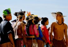 Indígenas protestan contra anulación de demarcación de sus tierras en Sao Paulo