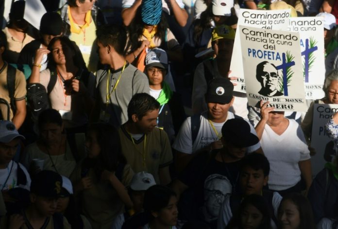 Salvadoreños finalizan peregrinación para homenajear a monseñor Romero