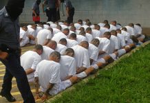Trasladan a pandilleros a cárcel de máxima seguridad en El Salvador