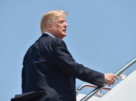 Trump encabezará mitín político cerca de la frontera con México en Phoenix