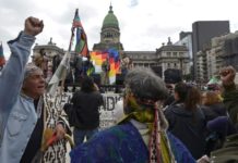 El Senado argentino aprueba el reclamo de los pueblos indígenas y pasa a Diputados