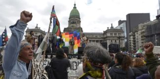 El Senado argentino aprueba el reclamo de los pueblos indígenas y pasa a Diputados