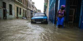 Irma golpeó fuerte en Cuba, parte de La Habana inundada y sin electricidad