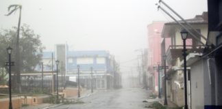 La tormenta del siglo deja un muerto y una extensa devastación en Puerto Rico