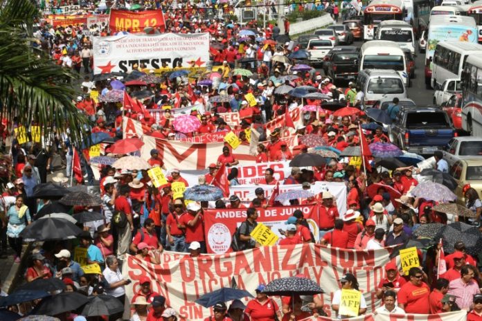 Los salvadoreños claman por reforma justa del sistema de pensiones