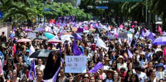 Miles de mexicanas marchan clamando justicia para la joven asesinada