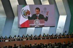 Presidente de México defiende su legado a menos de un año de la elección