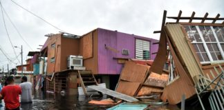 Trece muertos y cientos de rescatados tras el azote de María en Puerto Rico